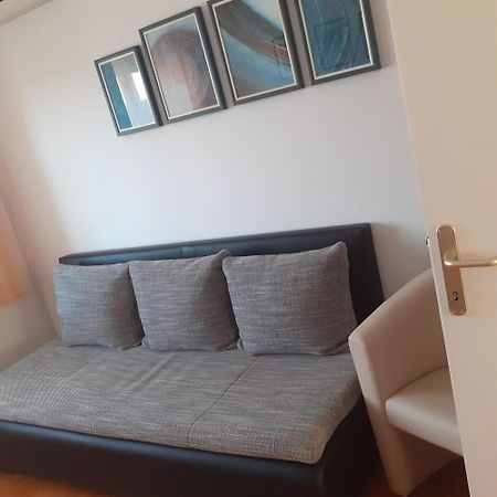Apartment Silva 1133 Pula Bagian luar foto